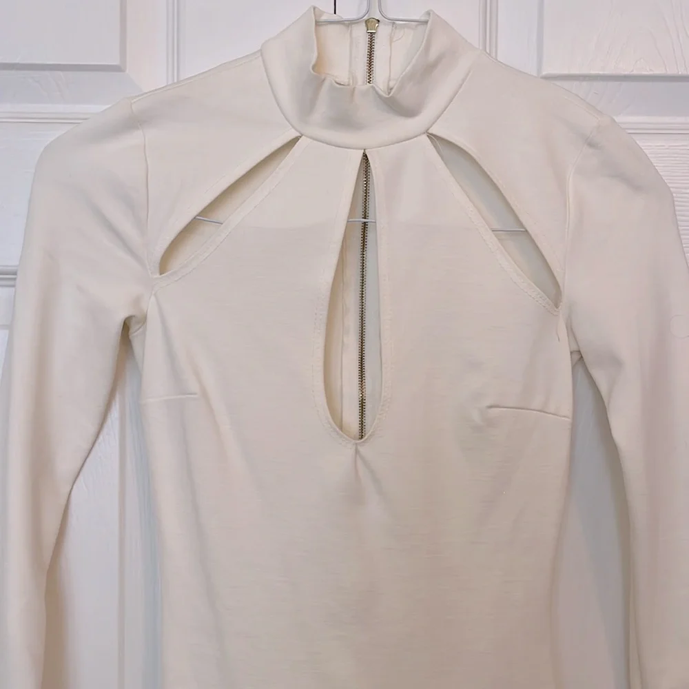 Charlotte Russe XS white long sleeve dress cutout front - Picture 2 of 4